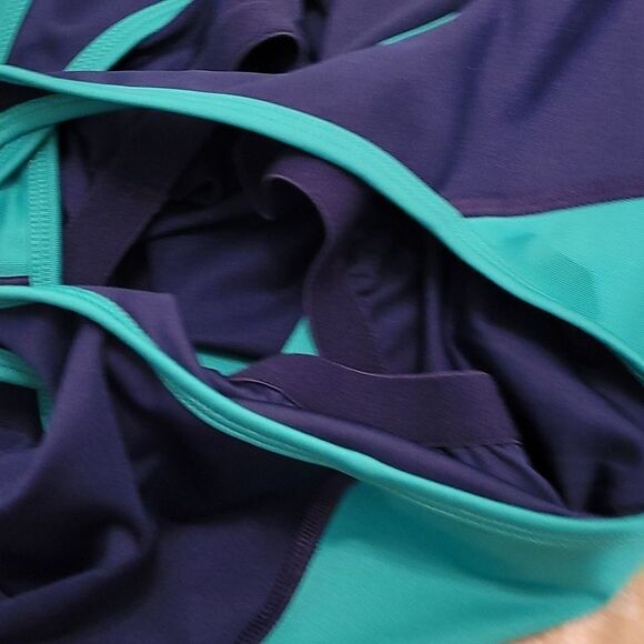 BRAND NEW AERIE F.I.T TOP WITH BUILT IN SPORT BRA - Picture 13 of 14